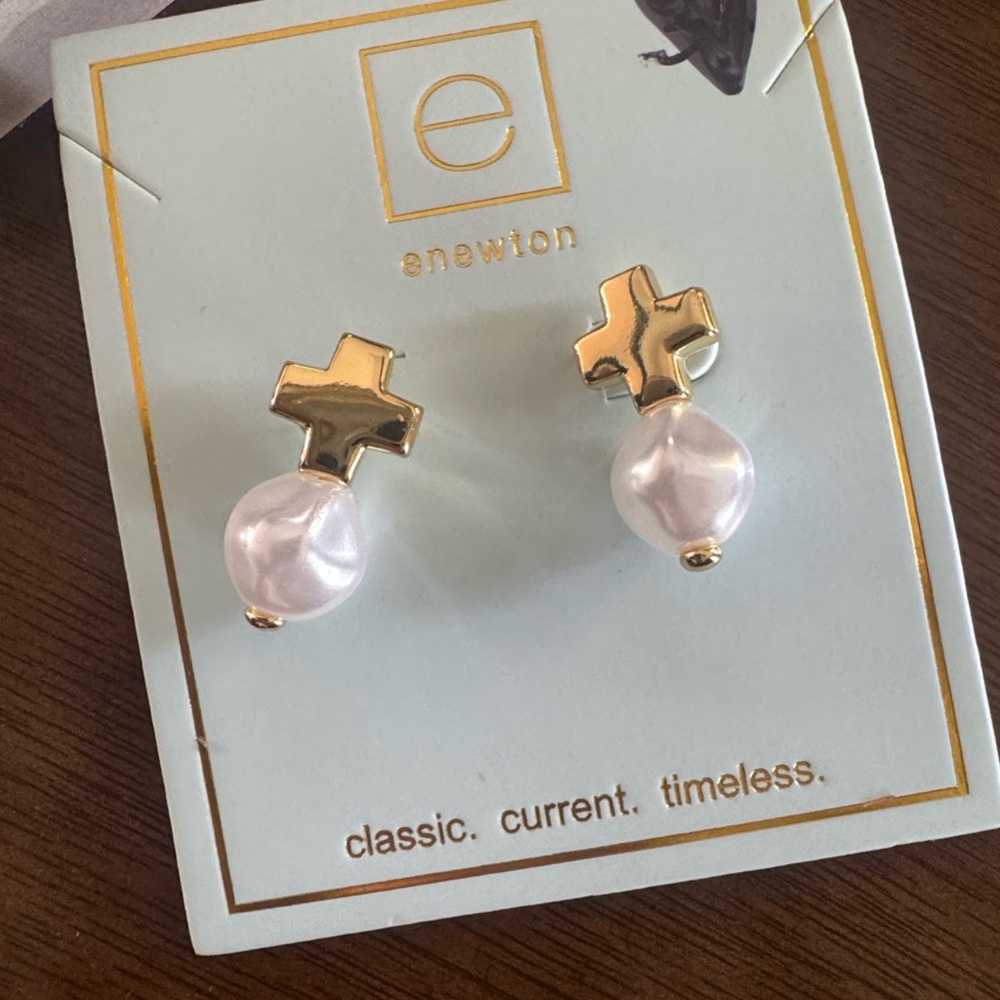 Signature Gold Cross Stud Pearl 14kt Gold Filled Earring Enewton ﻿NEW $68 - Picture 3 of 5